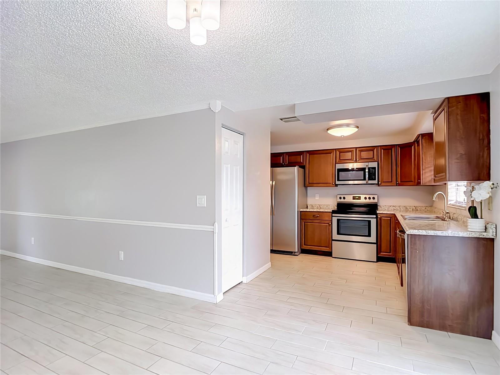 BRANDON VALRICO HILLS ESTATES SUB - Residential