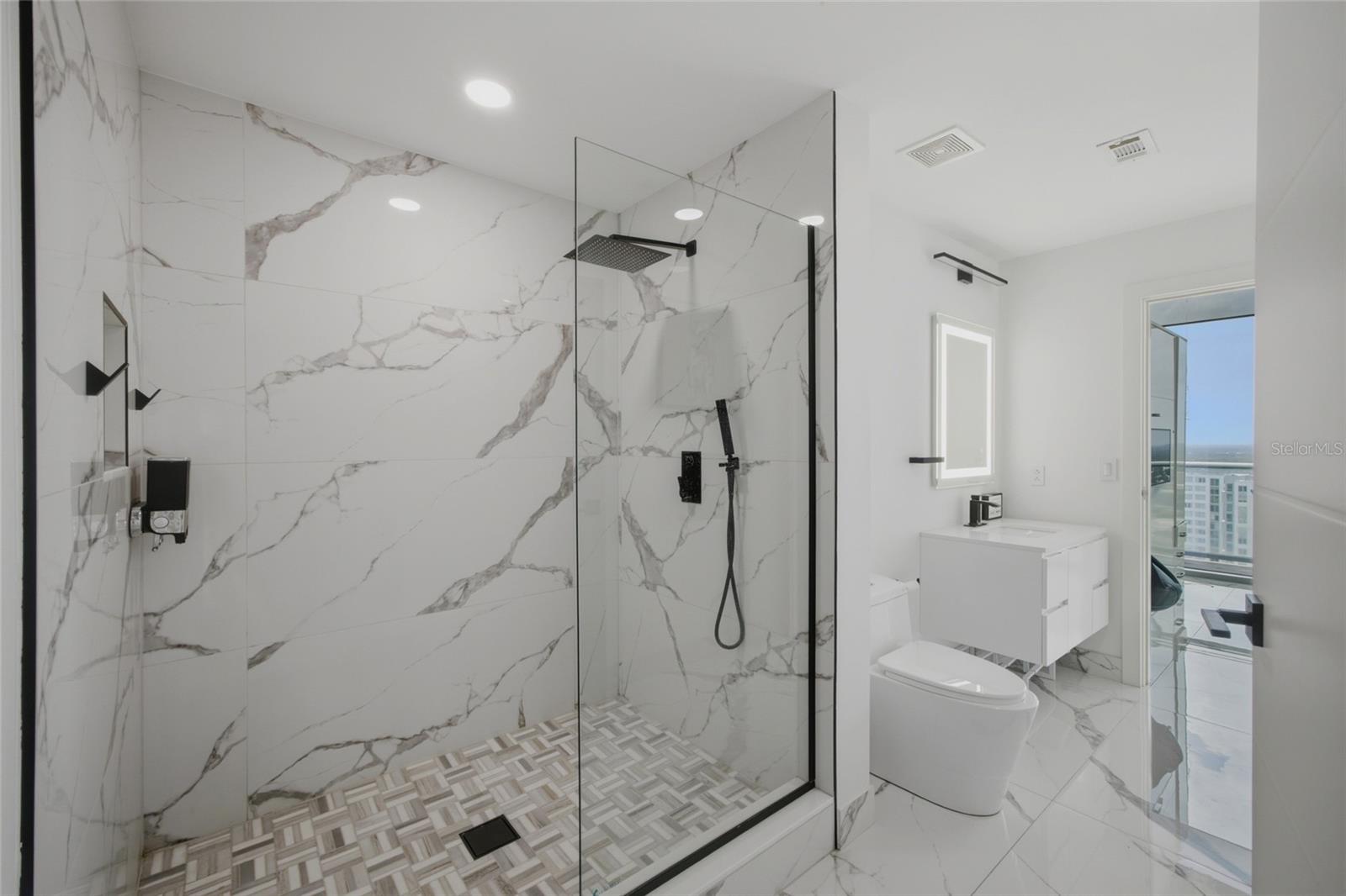 SKYPOINT A CONDO - Residential