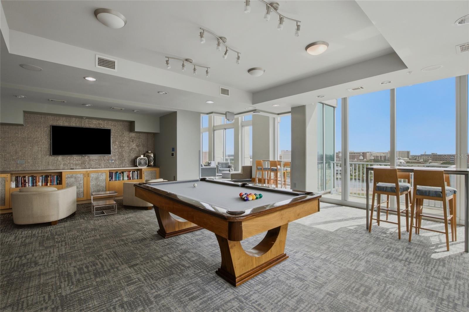 SKYPOINT A CONDO - Residential