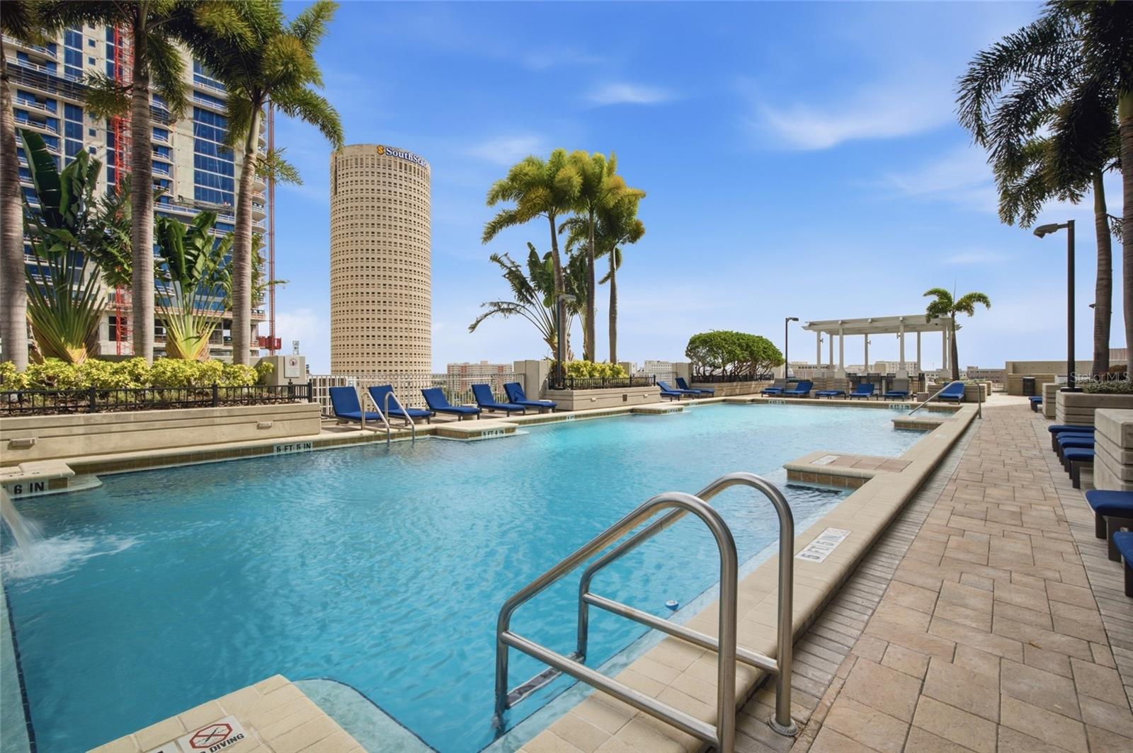 SKYPOINT A CONDO - Residential