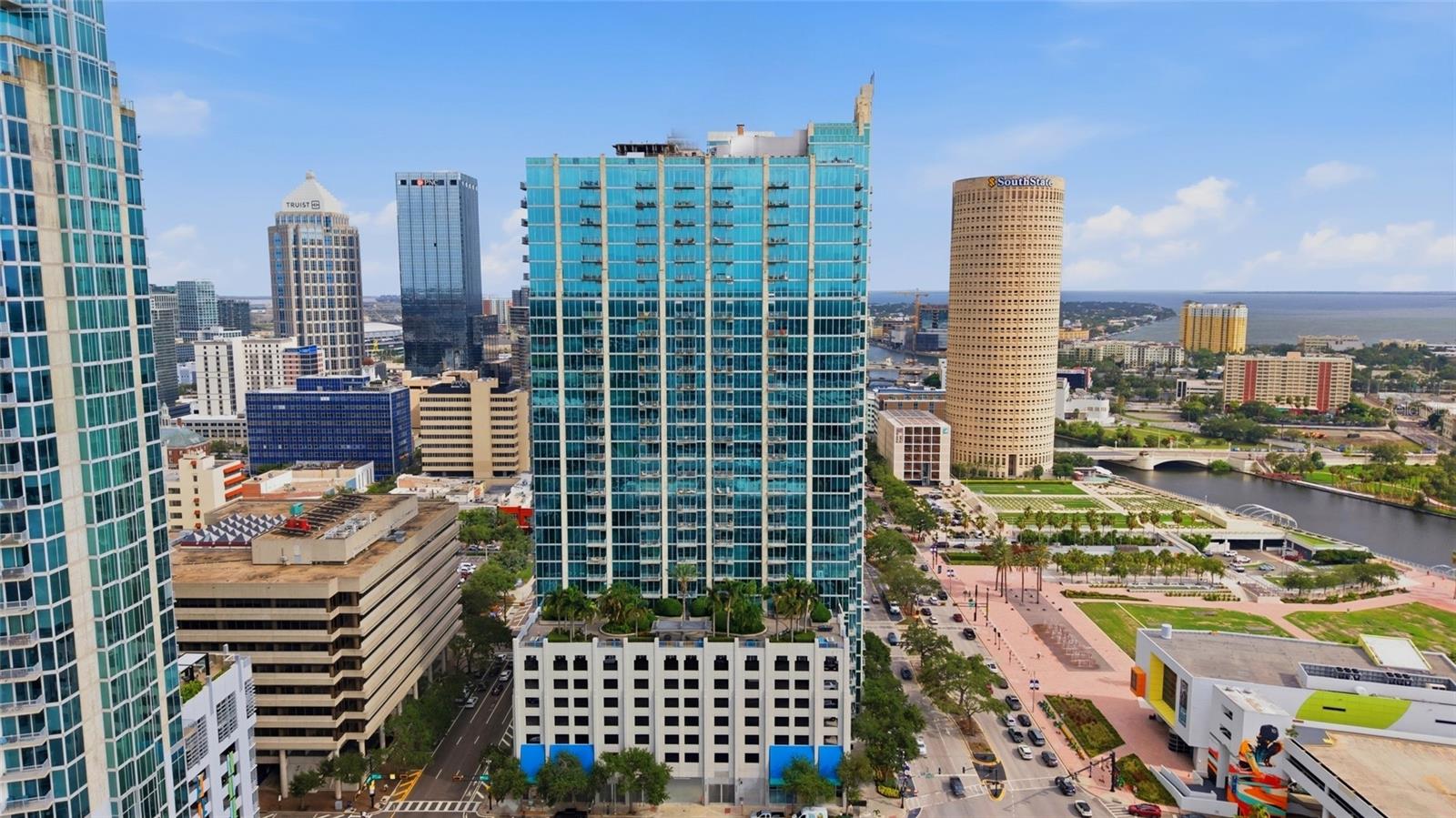SKYPOINT A CONDO - Residential