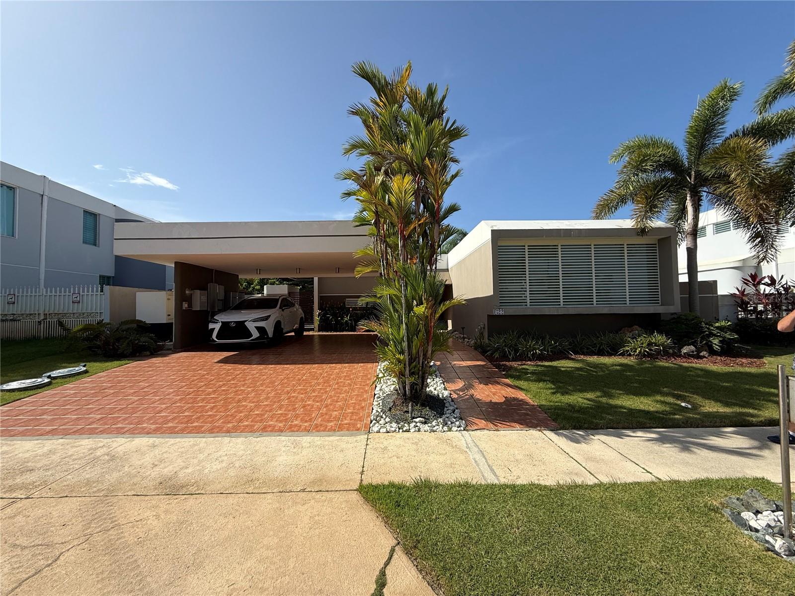 PASEO REAL - Residential