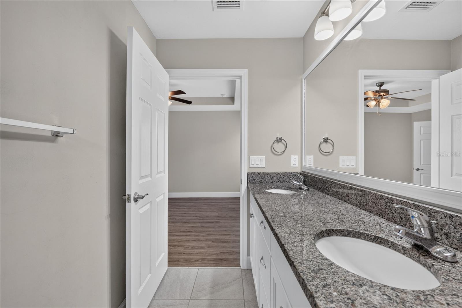 OAK VIEW VILLAGE - Residential