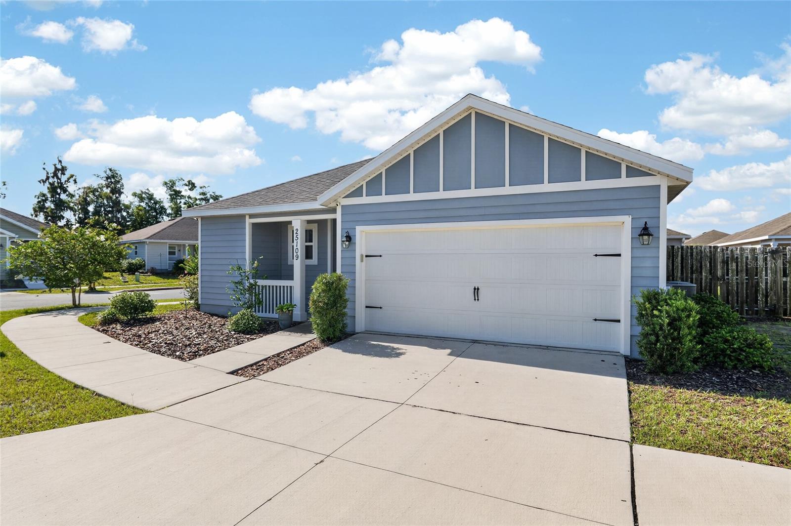 OAK VIEW VILLAGE - Residential
