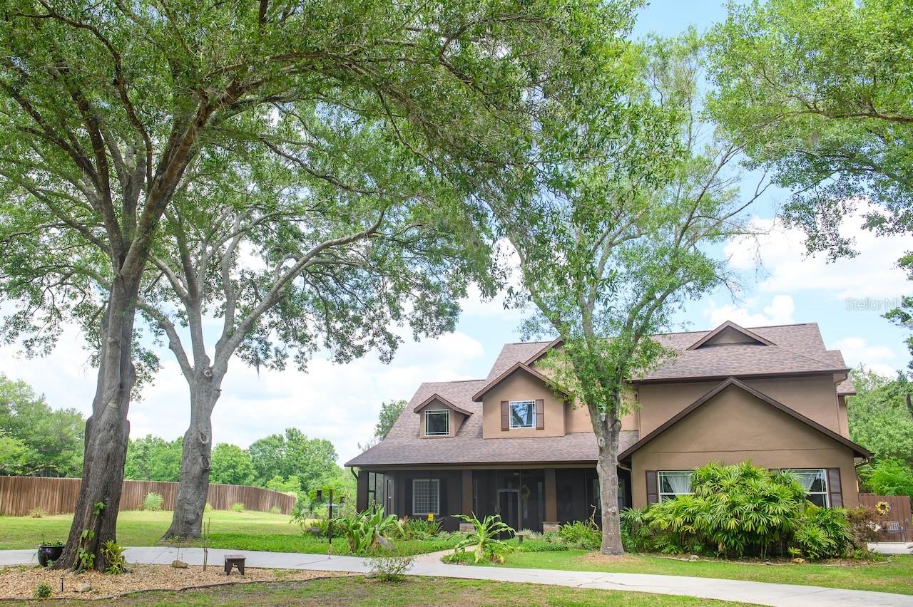 WELLINGTON MANOR - Residential