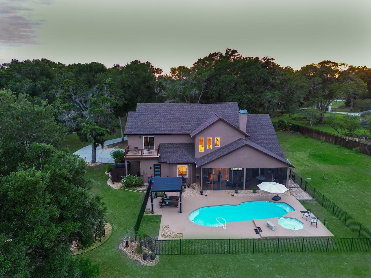 WELLINGTON MANOR - Residential