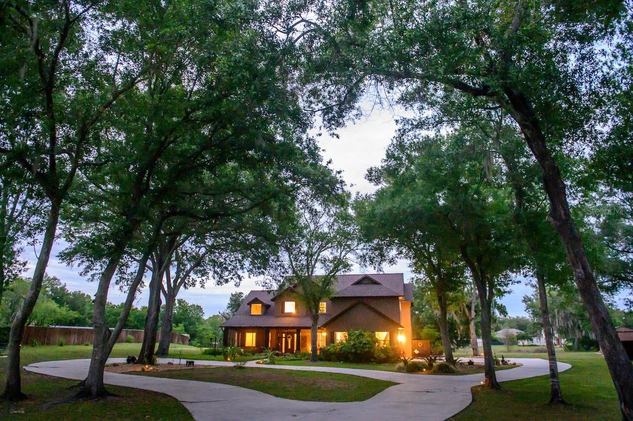 WELLINGTON MANOR - Residential