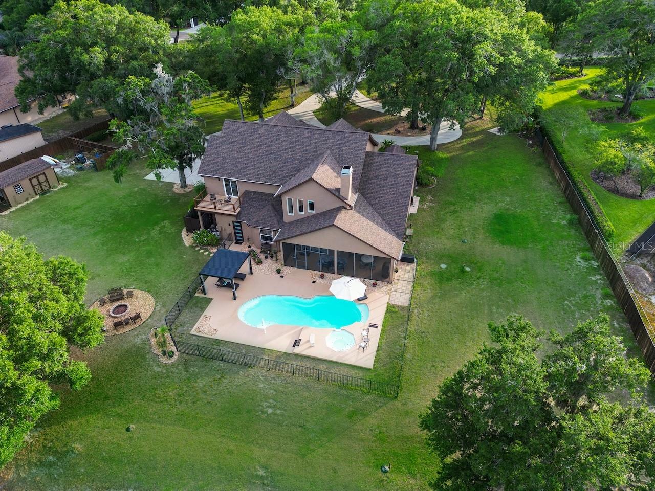 WELLINGTON MANOR - Residential