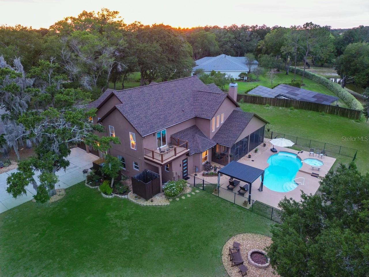 WELLINGTON MANOR - Residential