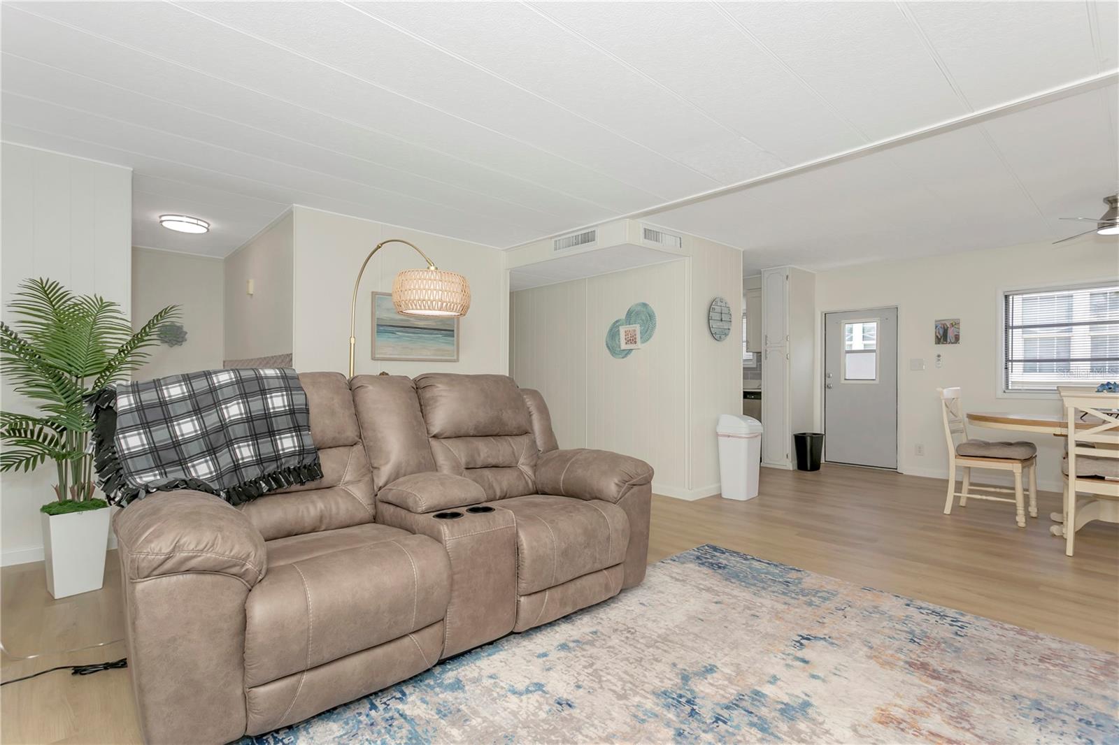 OAKWOOD MANOR - Residential