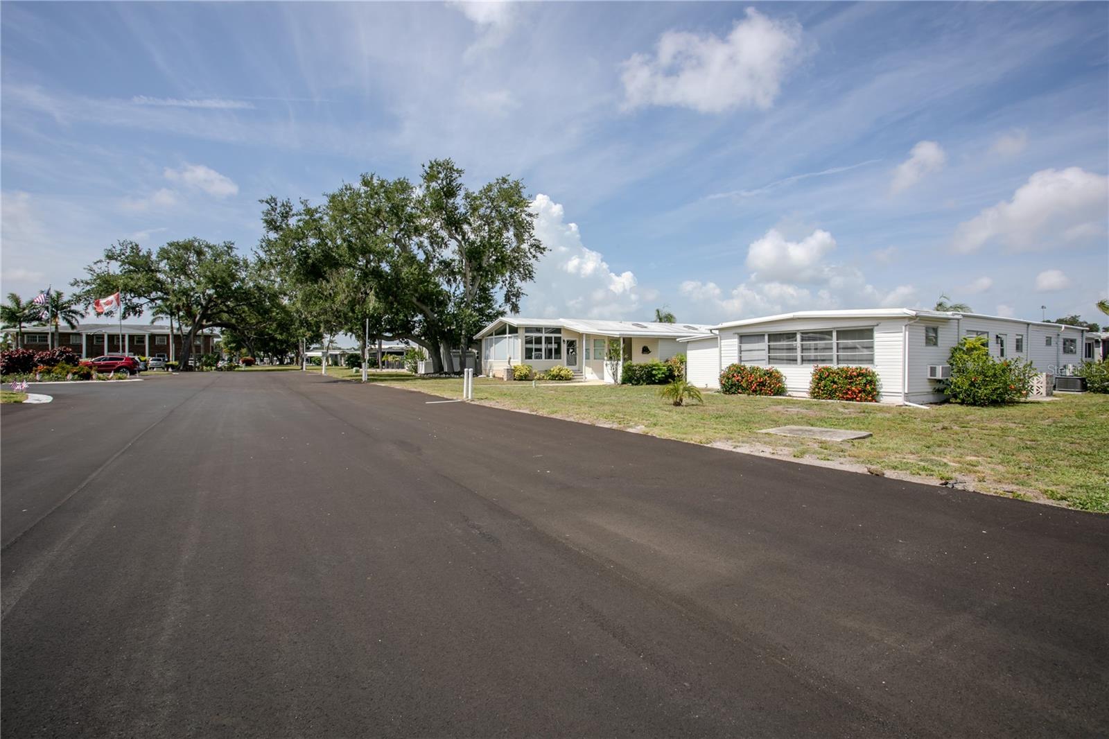 OAKWOOD MANOR - Residential