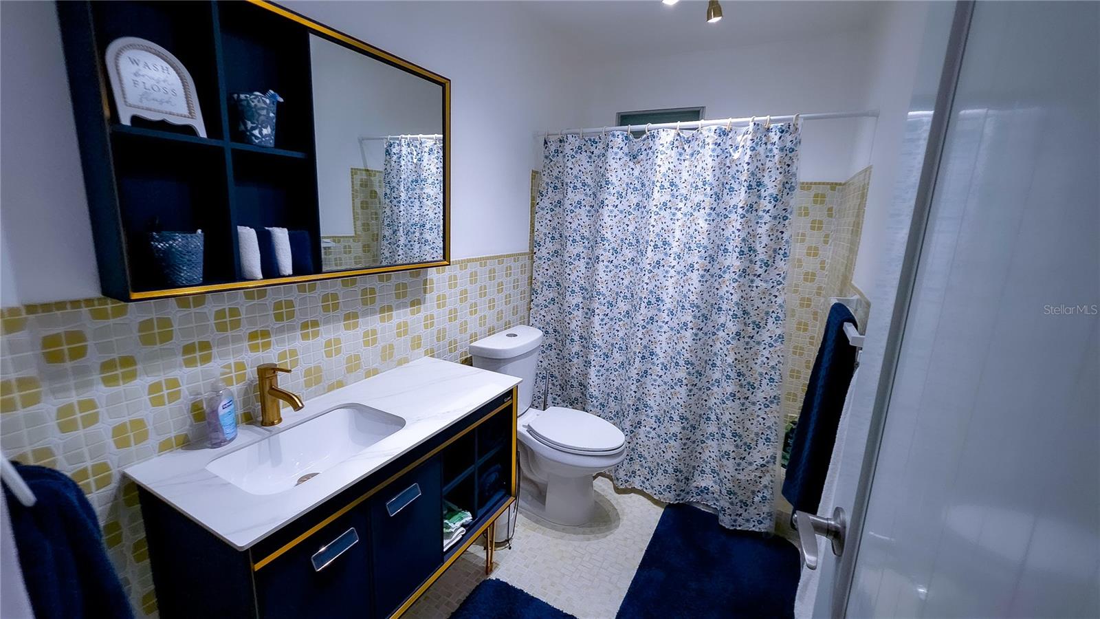 BARRIO FLOENCIO QUEBRADA - Residential