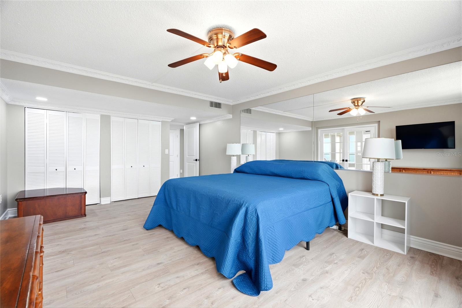 EDGEWATER ARMS 4TH CONDO - Residential