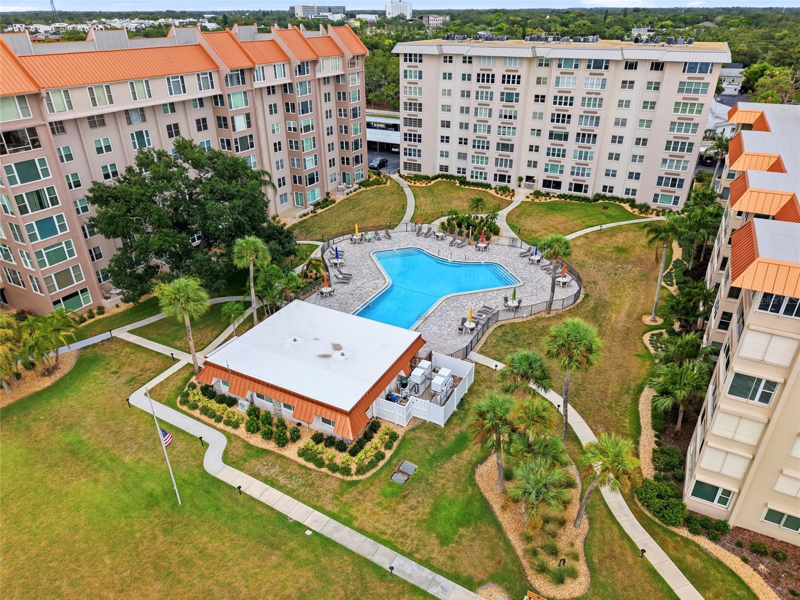 EDGEWATER ARMS 4TH CONDO - Residential
