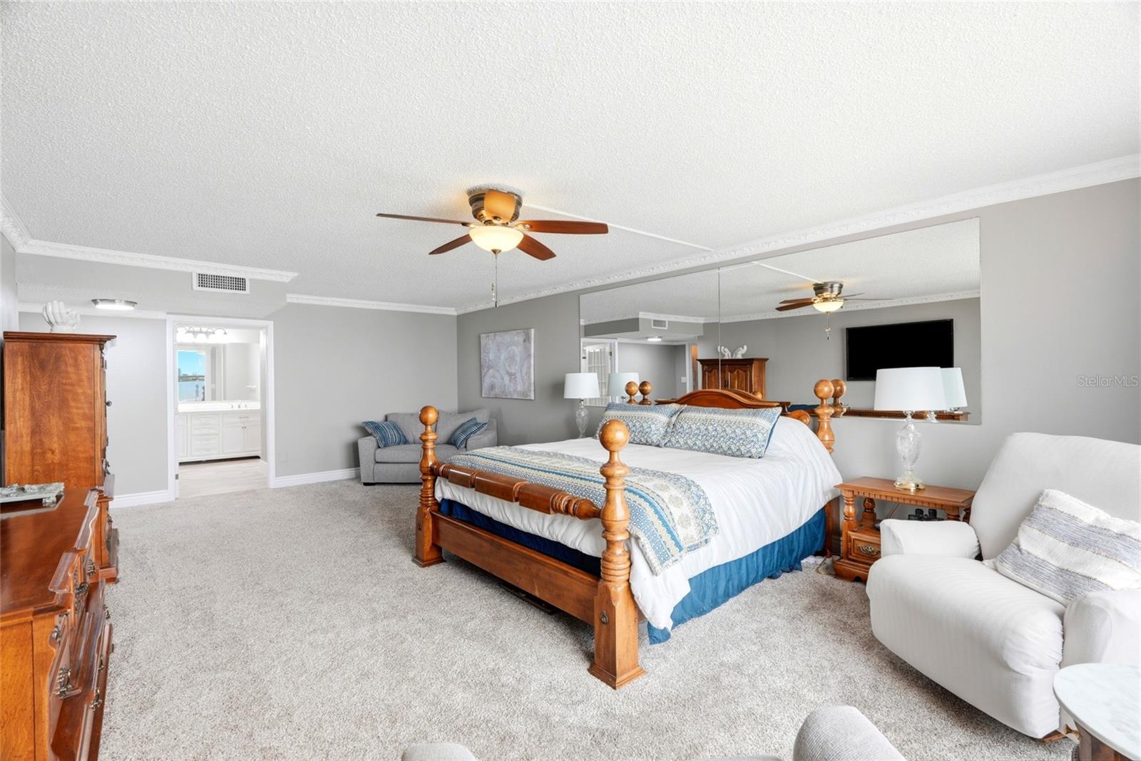 EDGEWATER ARMS 4TH CONDO - Residential