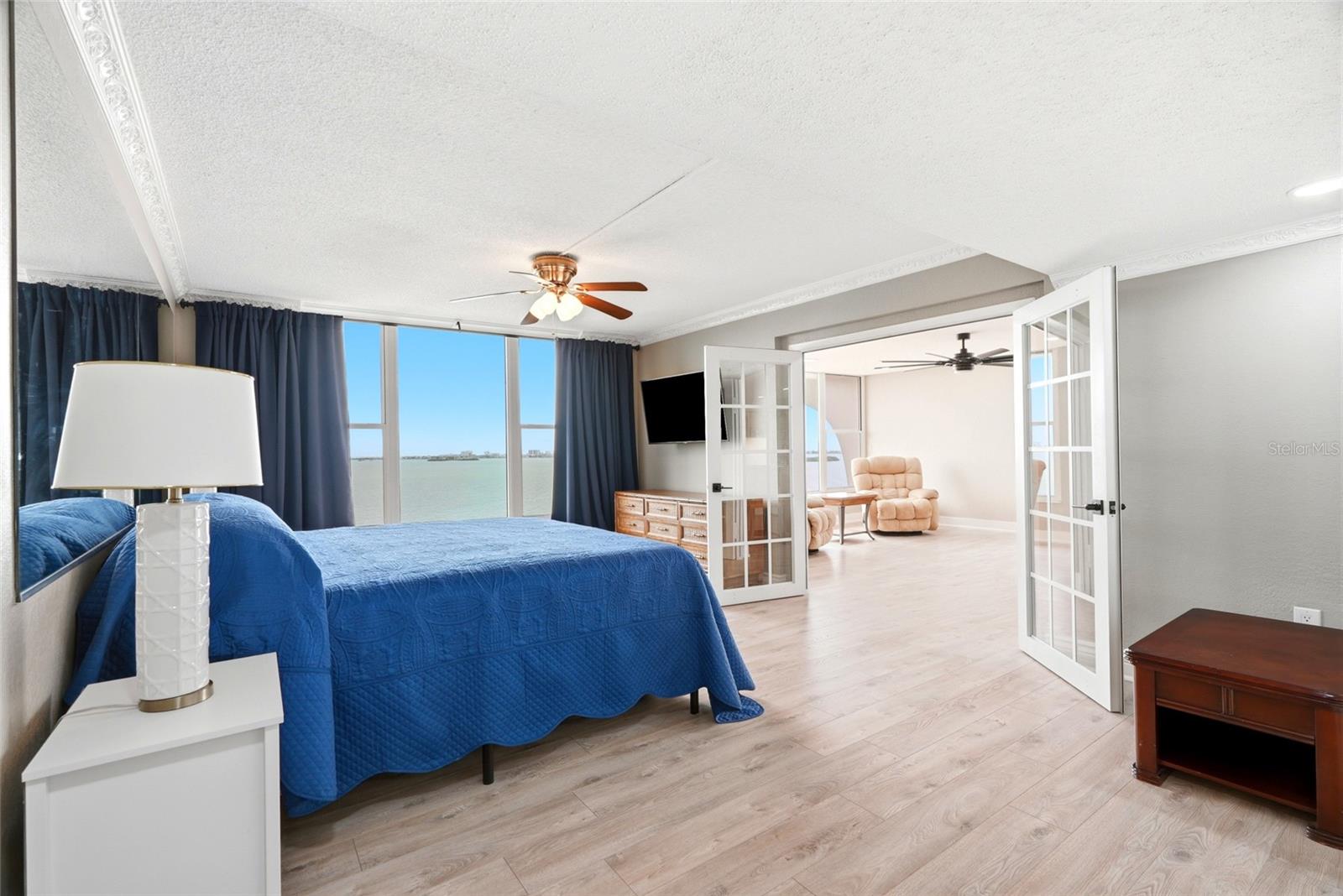 EDGEWATER ARMS 4TH CONDO - Residential
