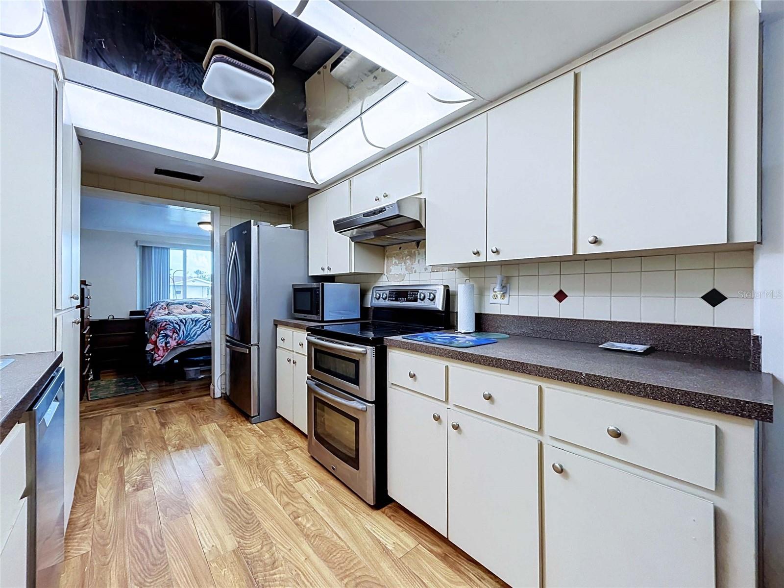 LEISURE BEACH - Residential
