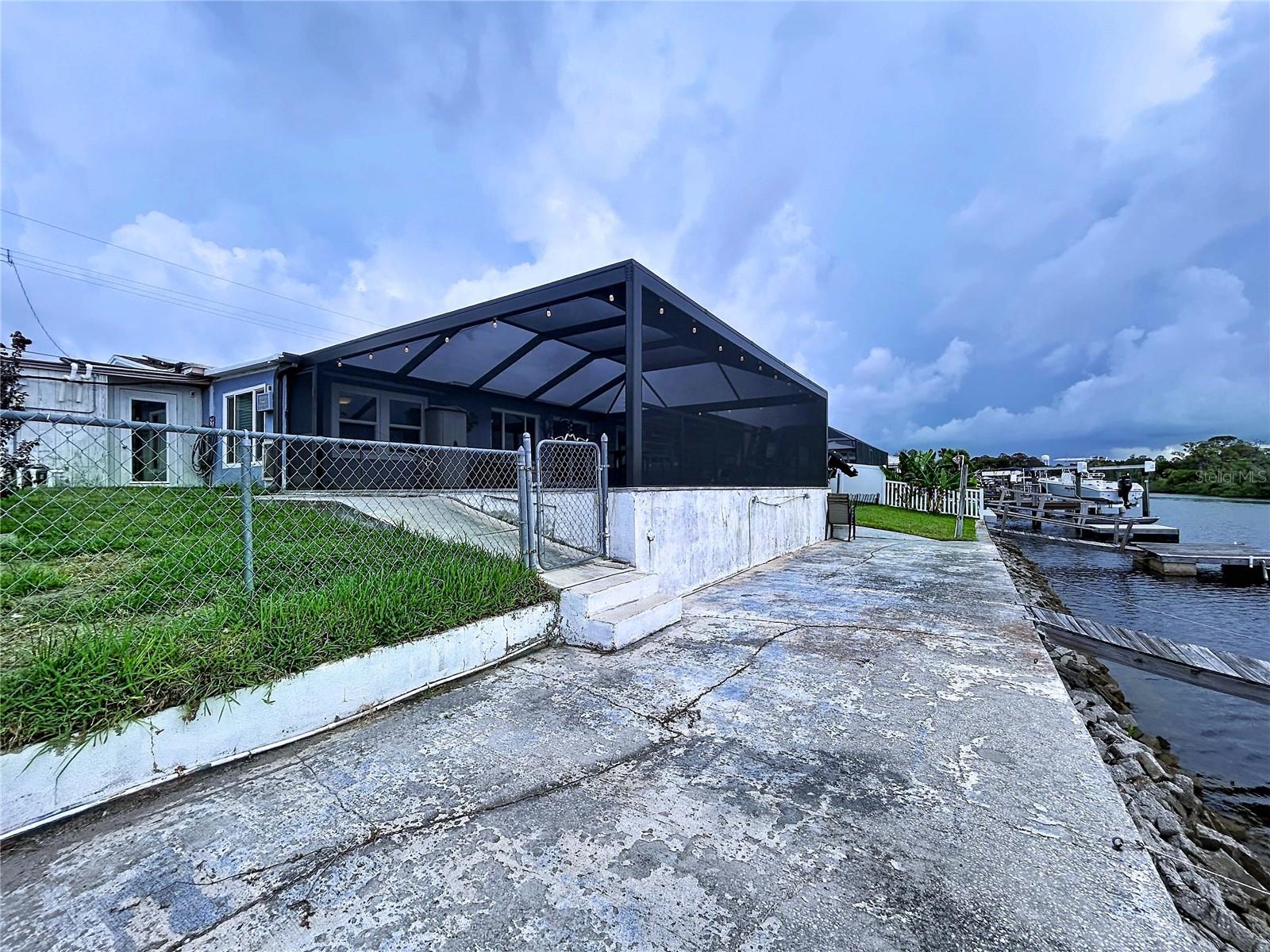 LEISURE BEACH - Residential