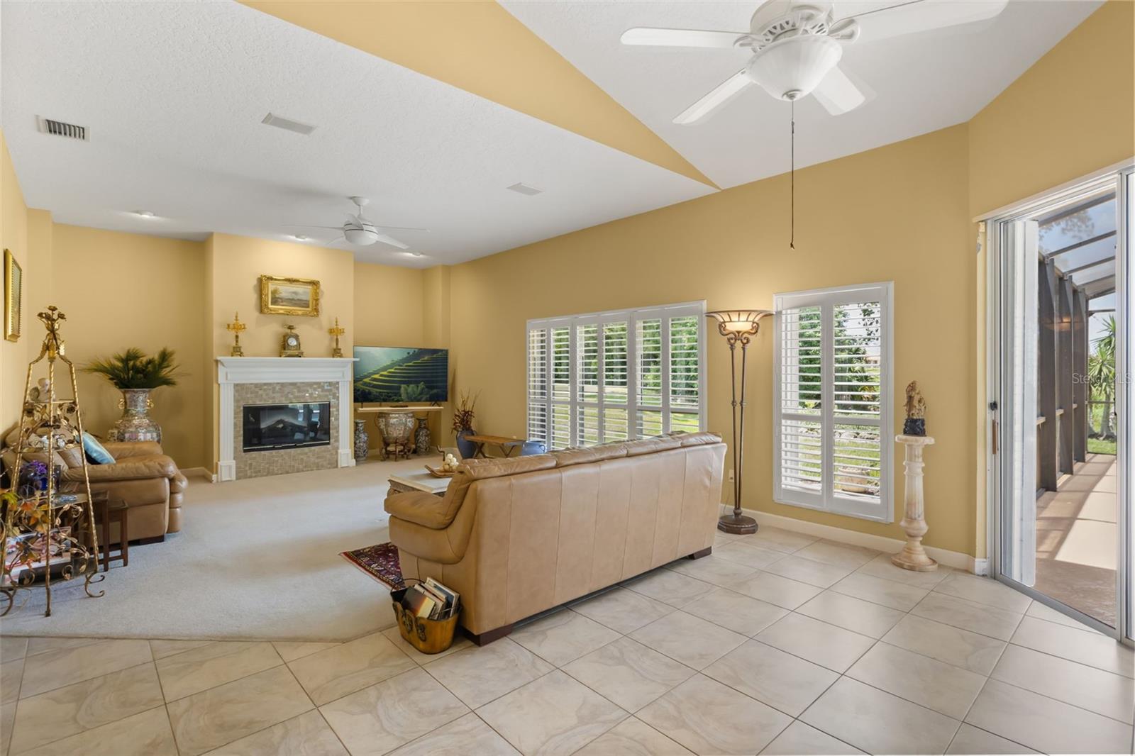MOUNT DORA COUNTRY CLUB MOUNT DORA UNIT 02 - Residential