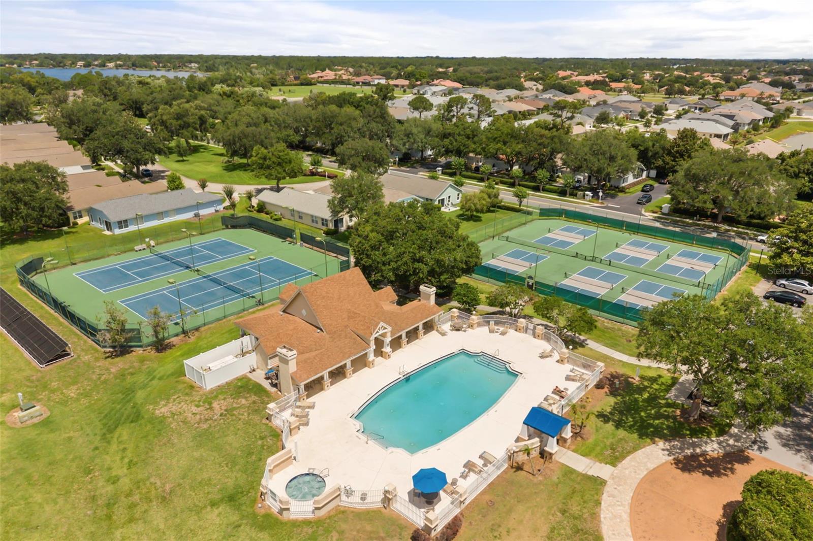 MOUNT DORA COUNTRY CLUB MOUNT DORA UNIT 02 - Residential