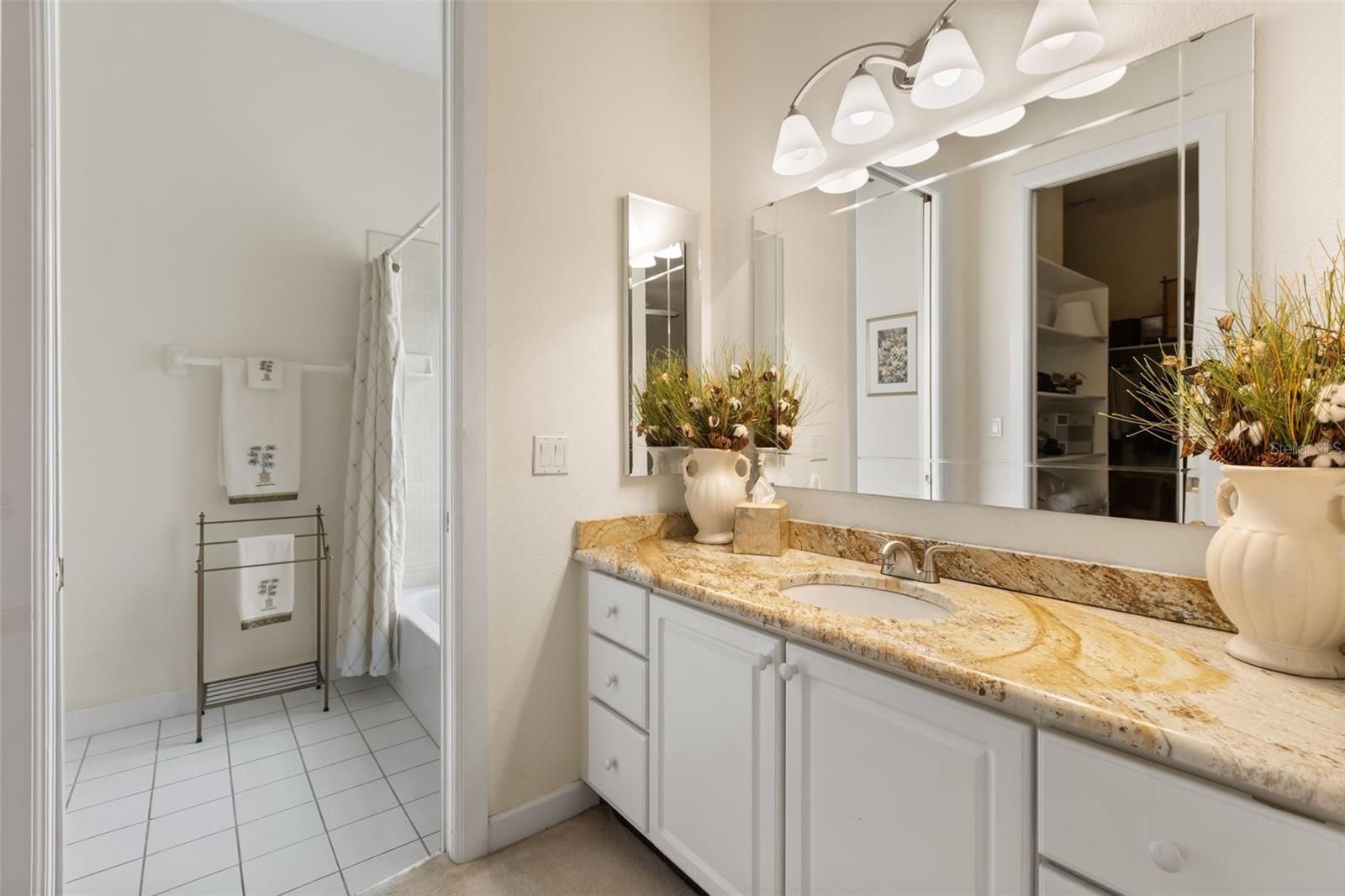 MOUNT DORA COUNTRY CLUB MOUNT DORA UNIT 02 - Residential