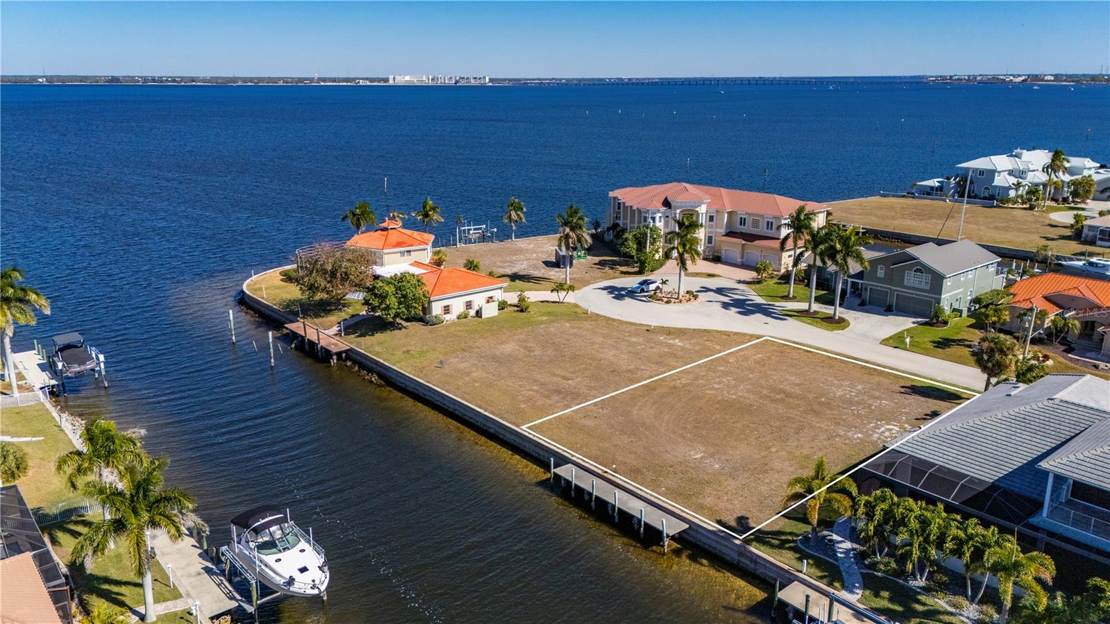 PUNTA GORDA ISLES SEC 04 - Land