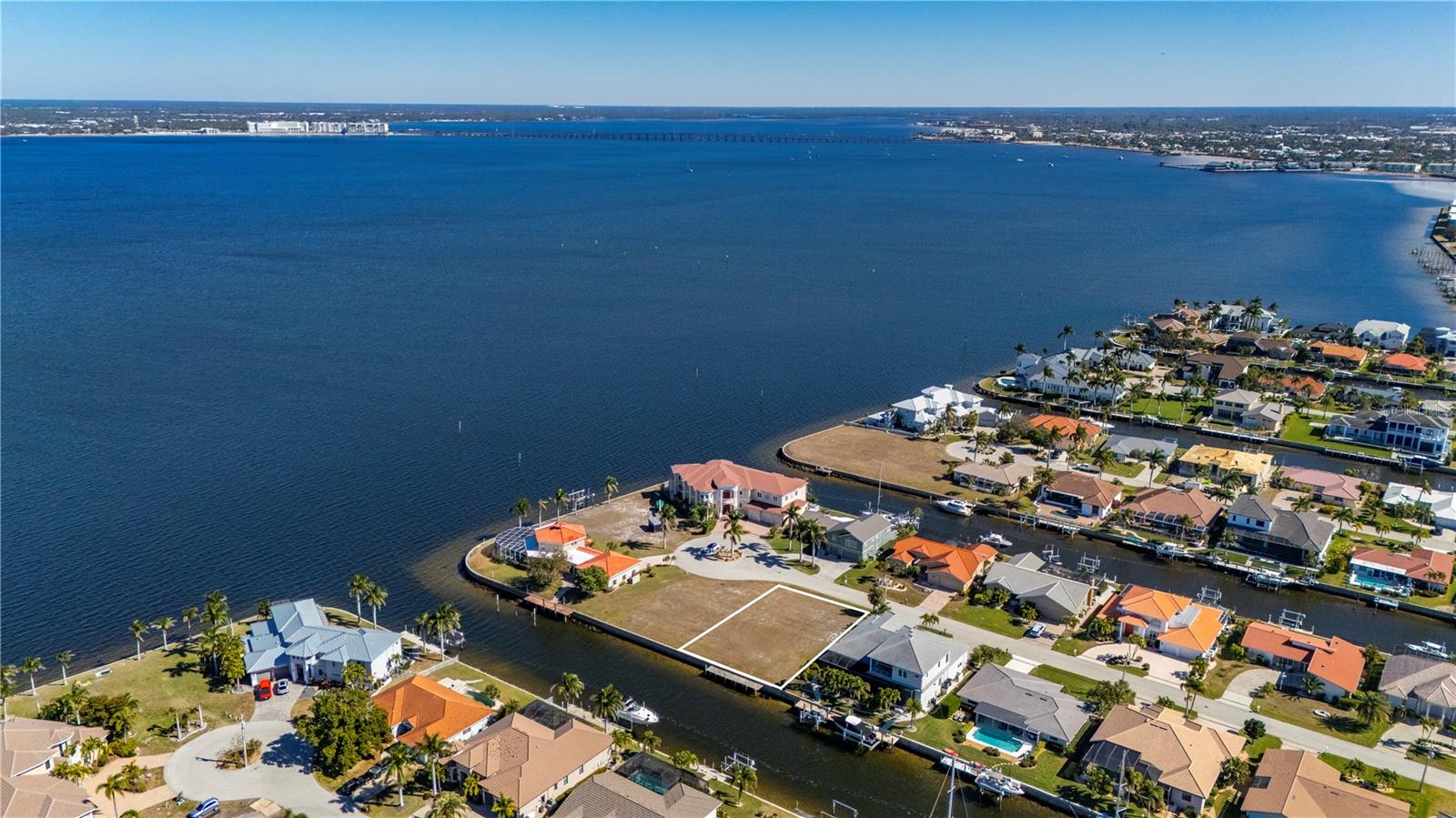 PUNTA GORDA ISLES SEC 04 - Land