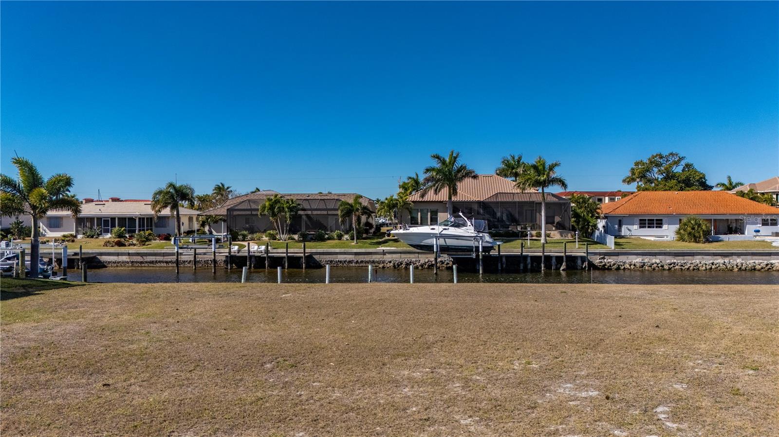 PUNTA GORDA ISLES SEC 04 - Land