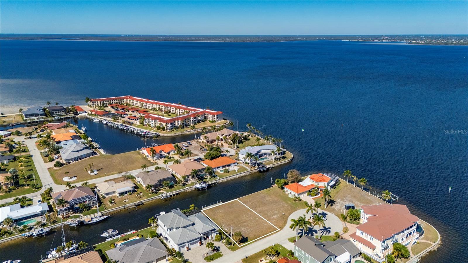 PUNTA GORDA ISLES SEC 04 - Land