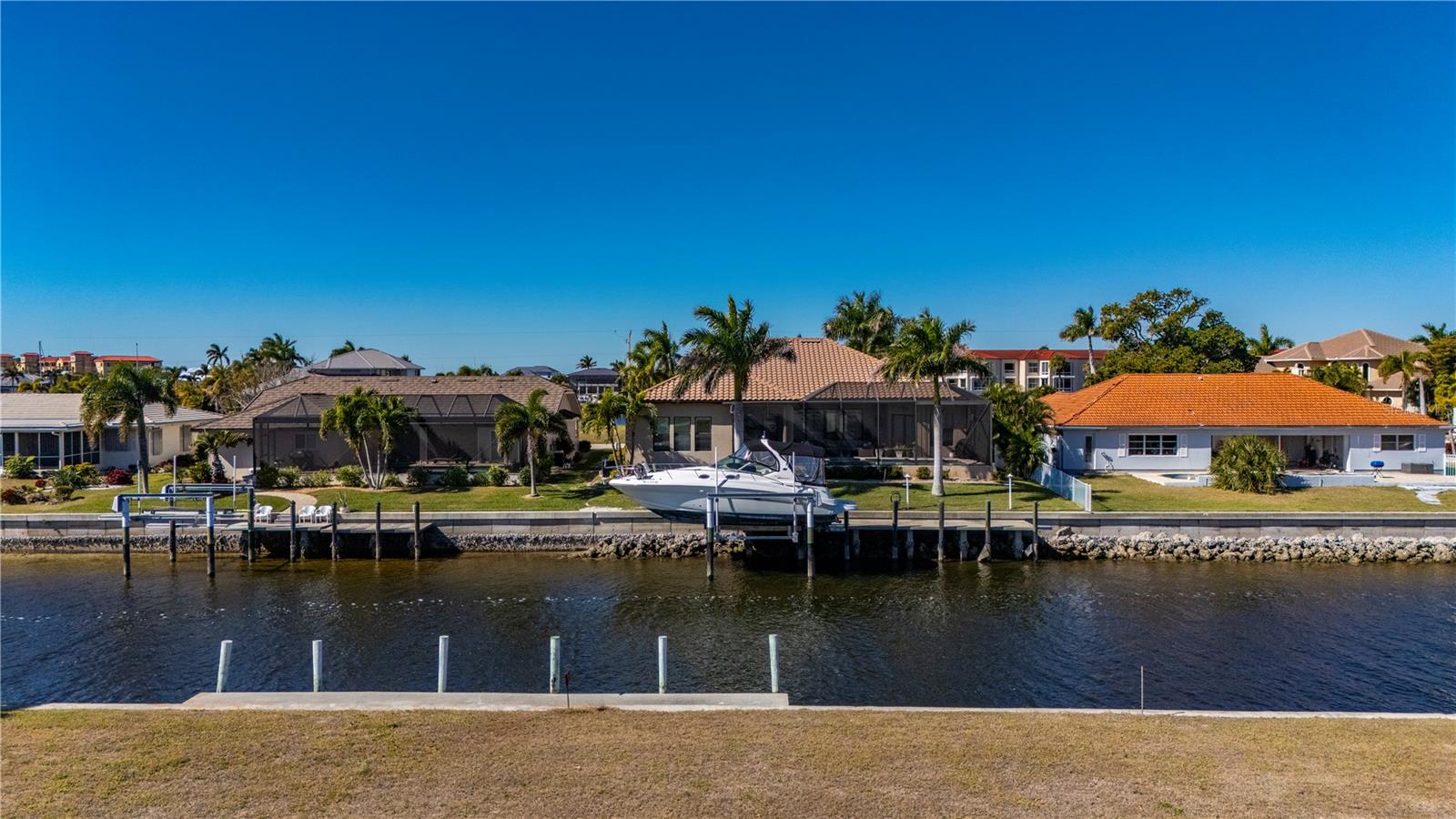 PUNTA GORDA ISLES SEC 04 - Land