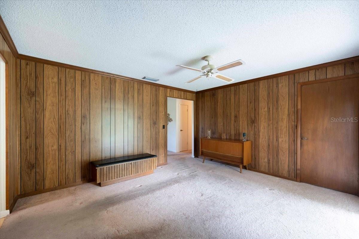 UNRE HLND GRVS - Residential