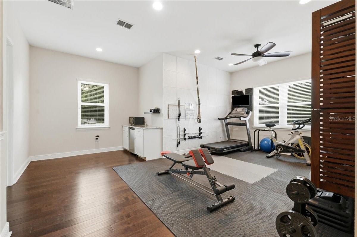 LAND LACKEY ESTATES UNIT 2 - Residential