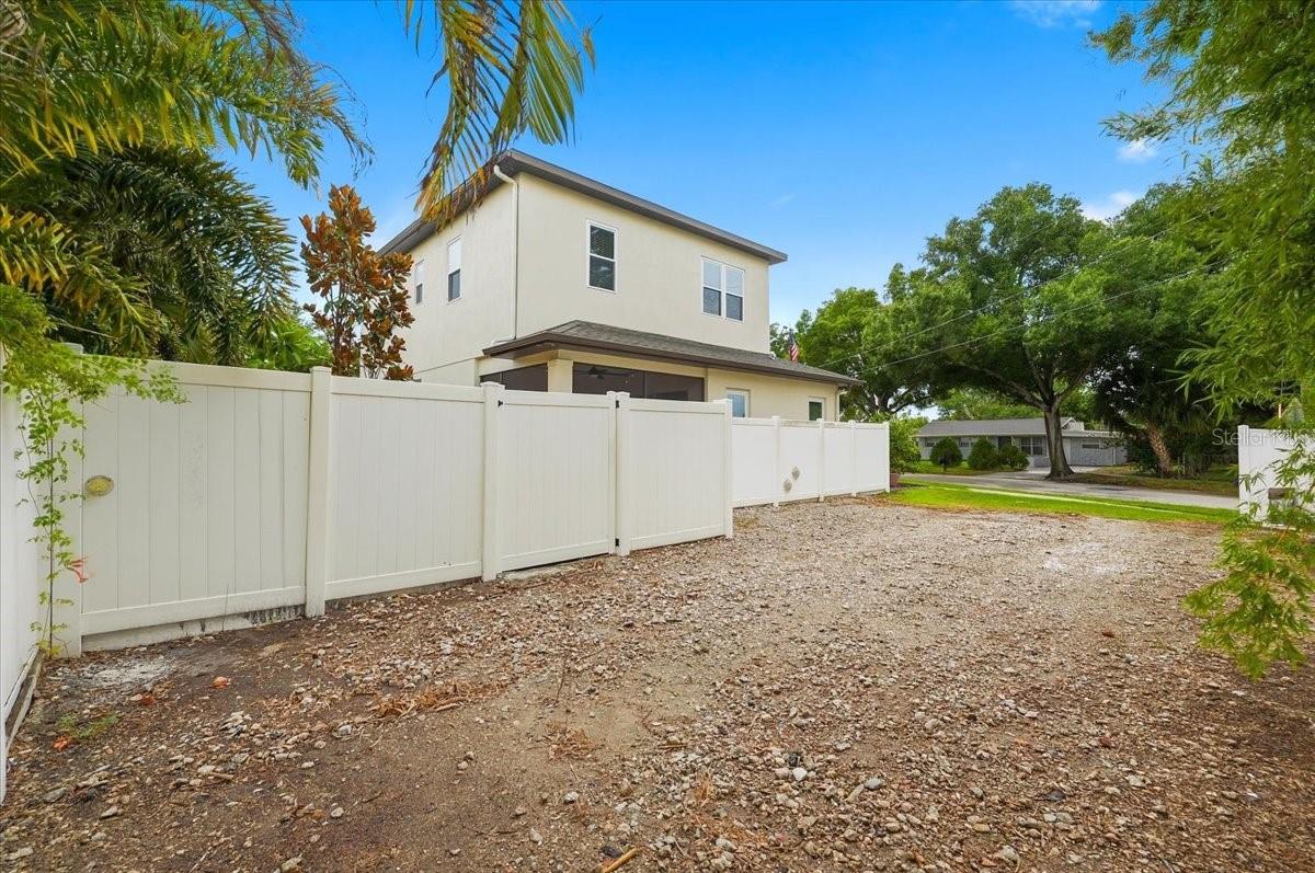 LAND LACKEY ESTATES UNIT 2 - Residential
