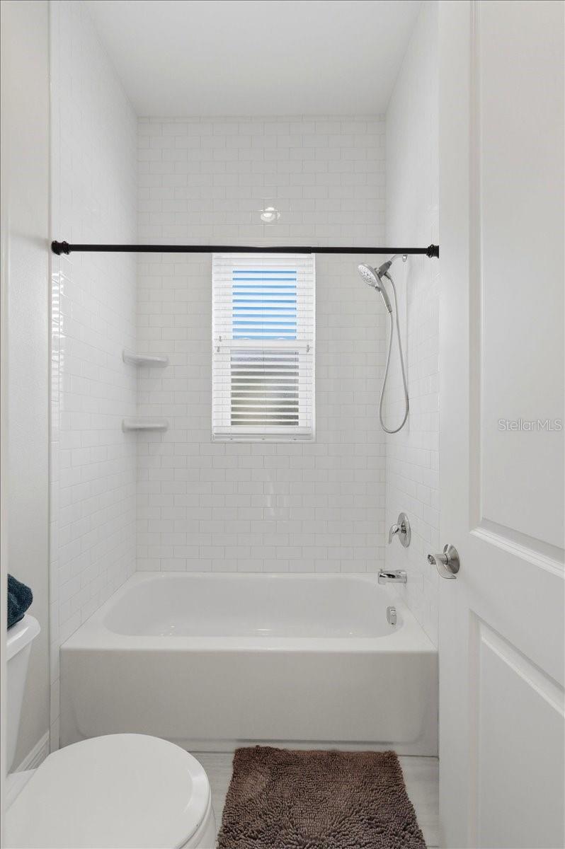LAND LACKEY ESTATES UNIT 2 - Residential
