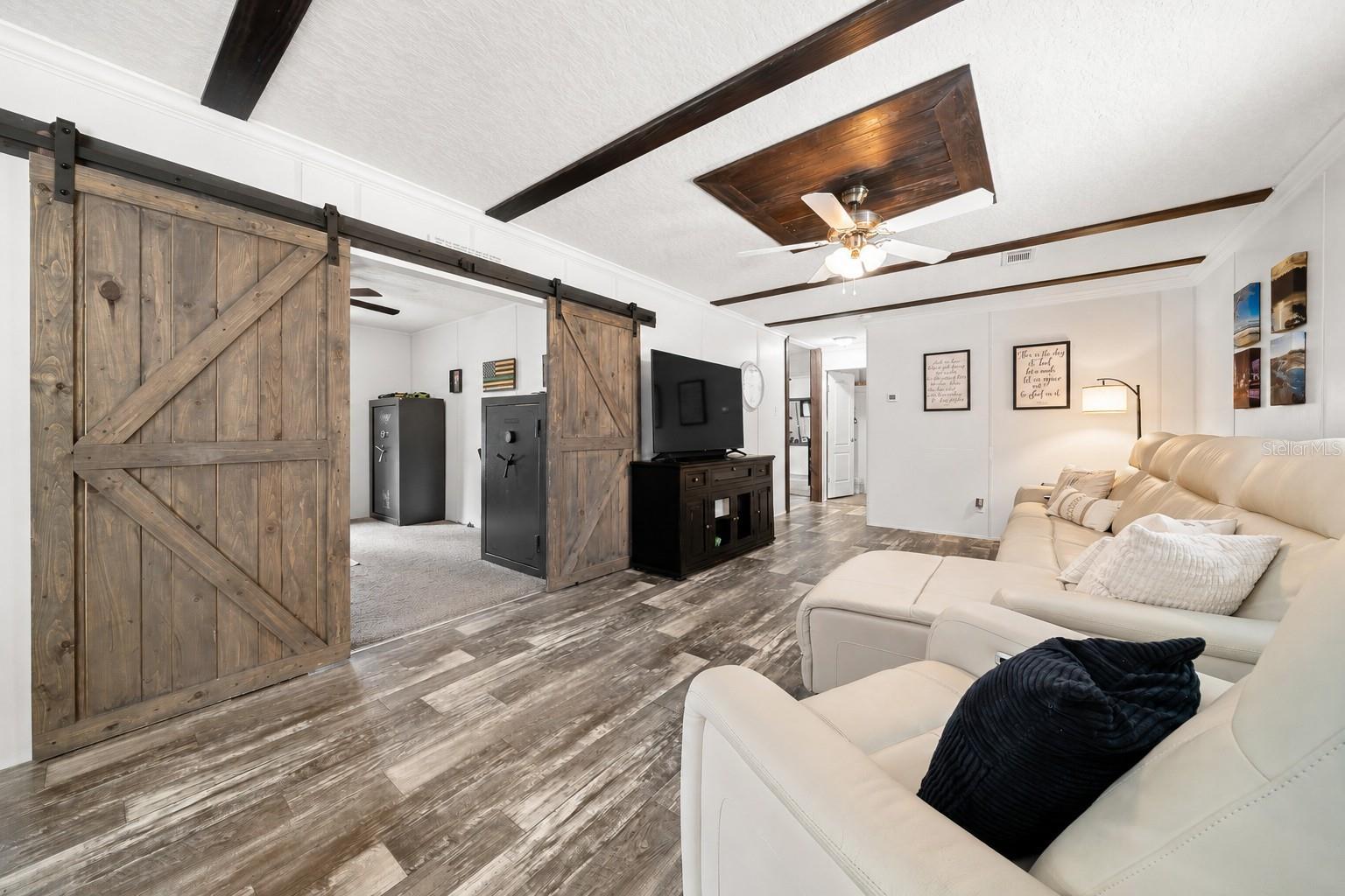 CUE LAKE HILLS - Residential