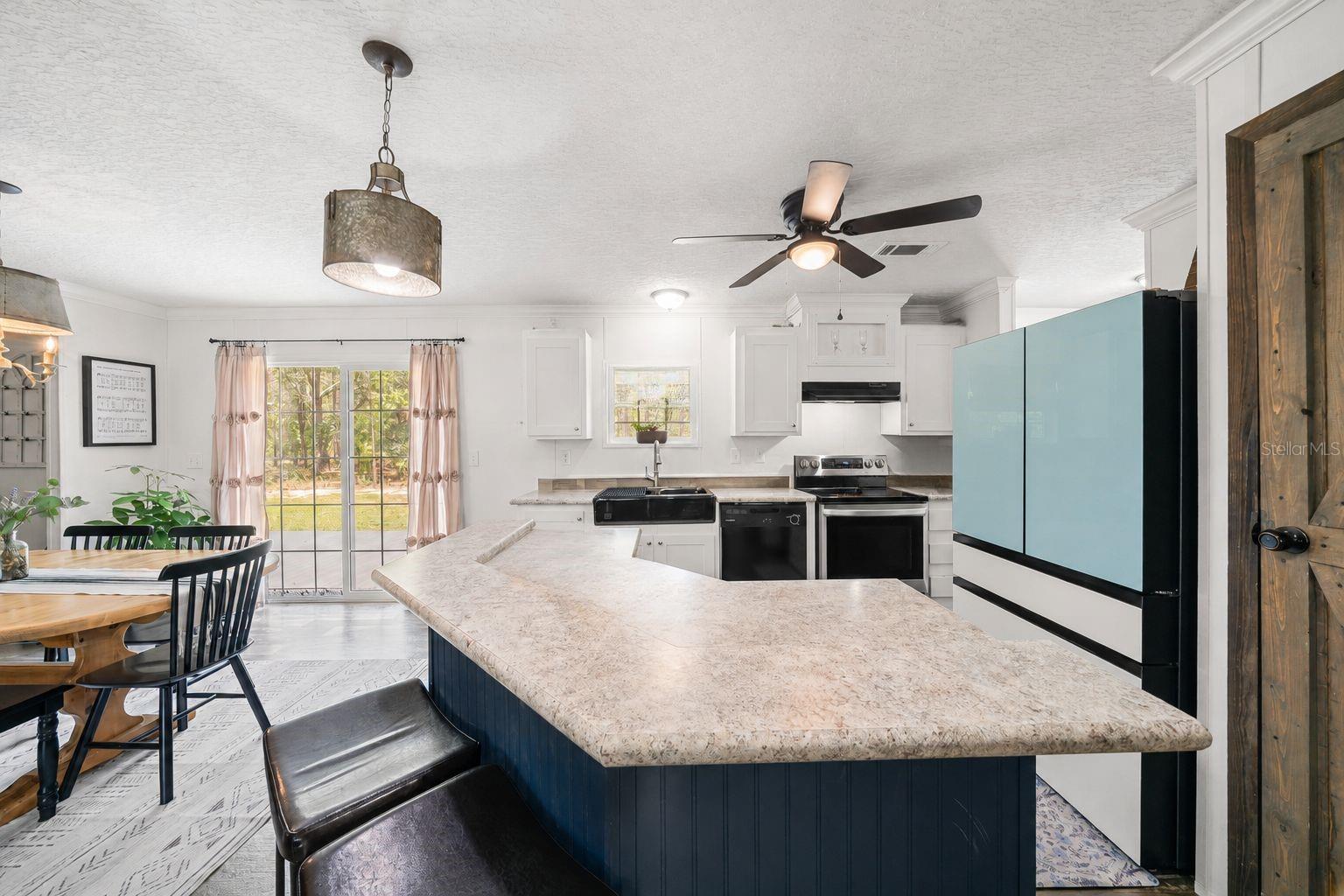 CUE LAKE HILLS - Residential