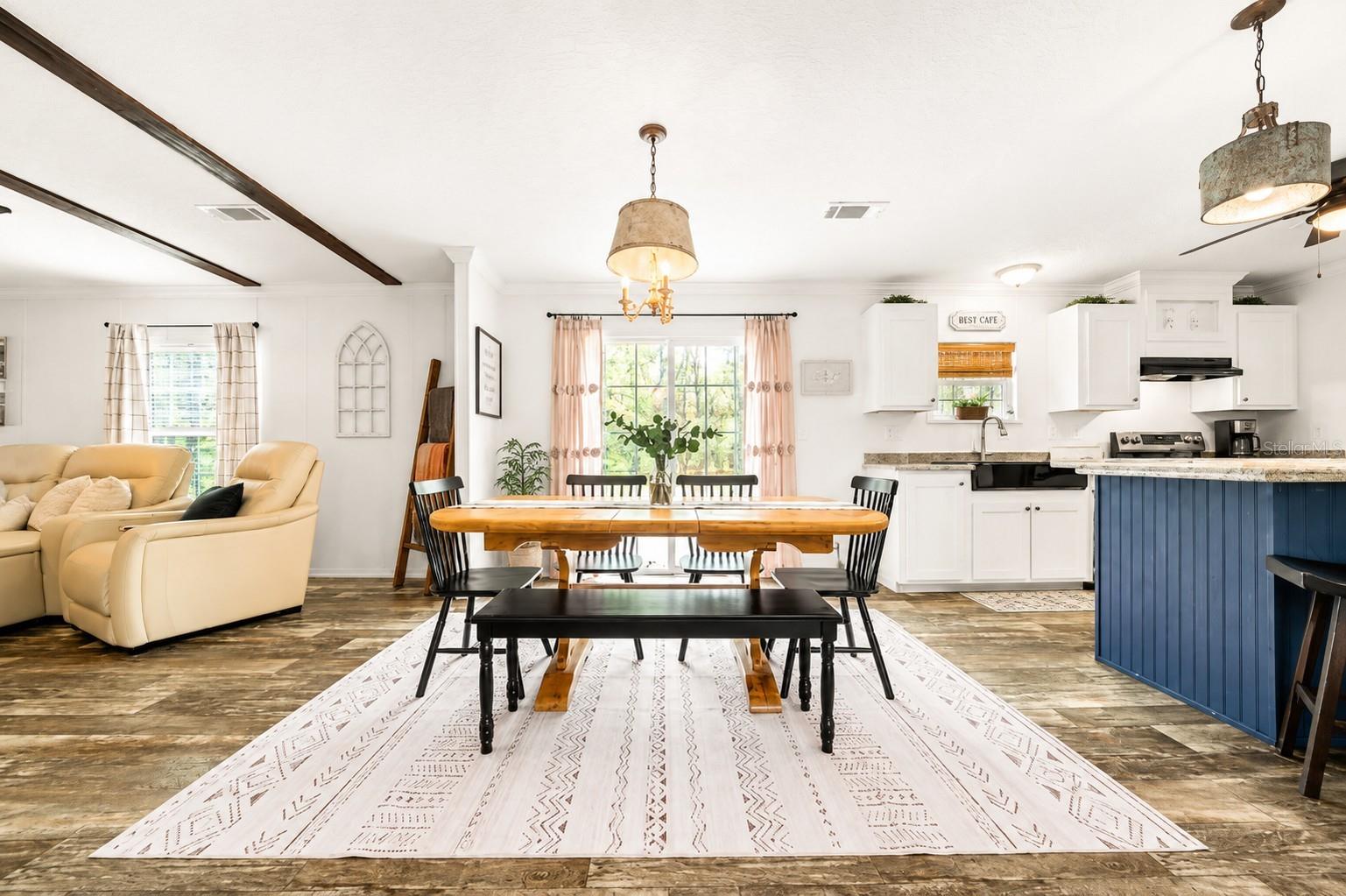 CUE LAKE HILLS - Residential