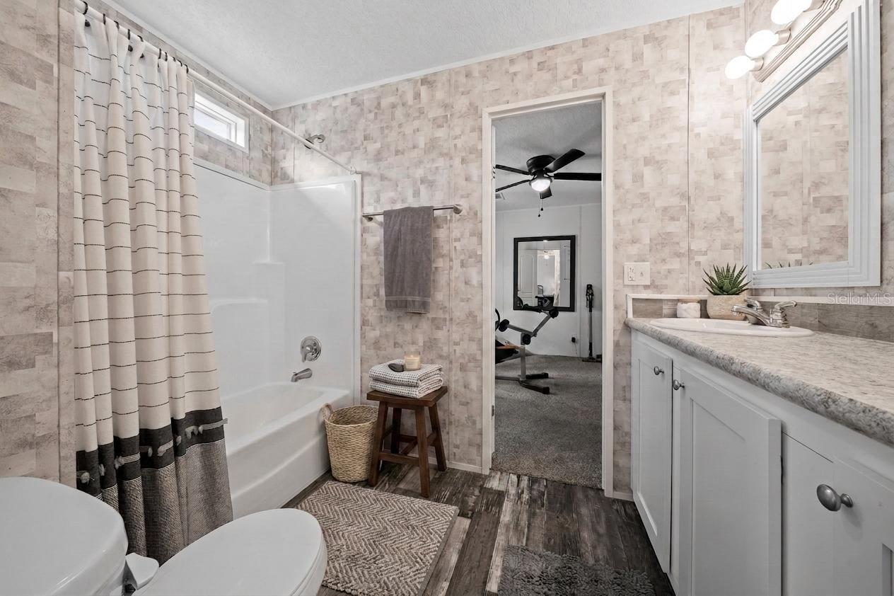 CUE LAKE HILLS - Residential