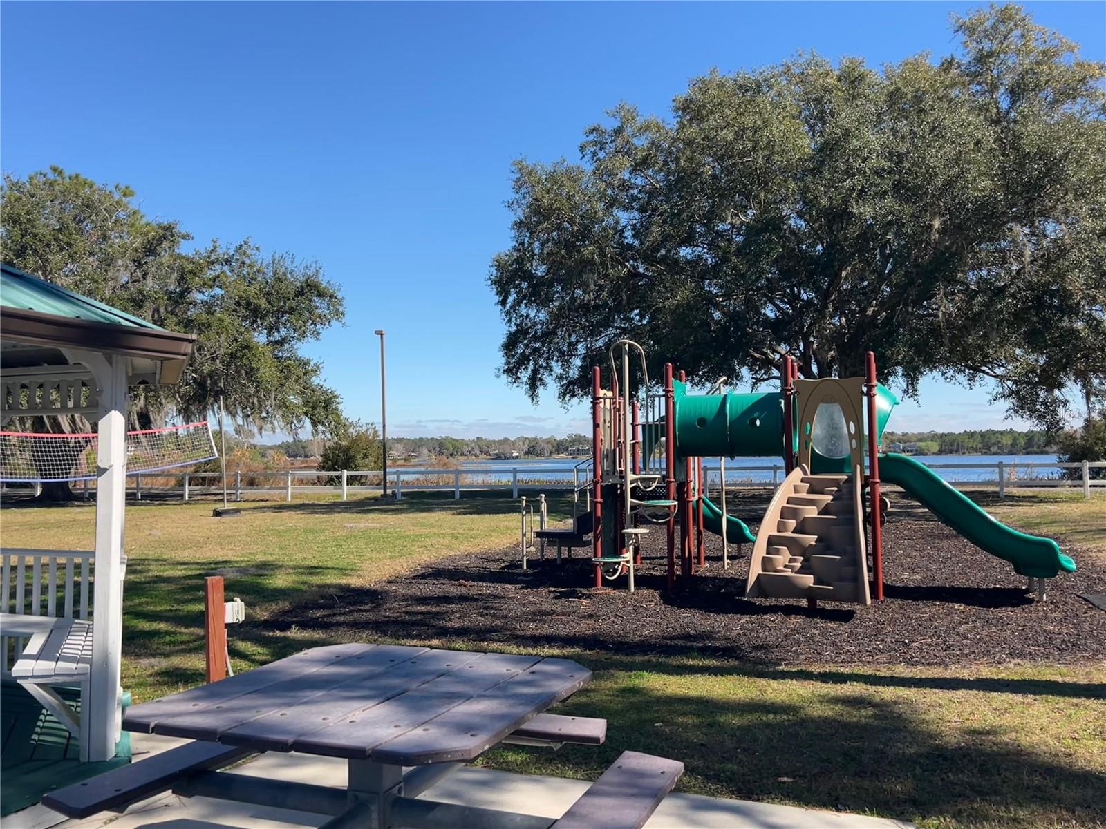 SEMINOLE WOODS 5 AC DEV - Residential