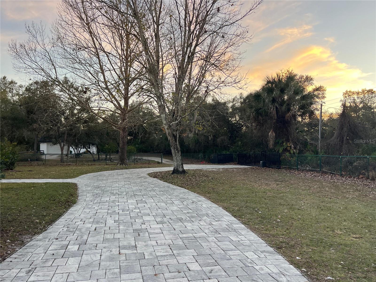 SEMINOLE WOODS 5 AC DEV - Residential