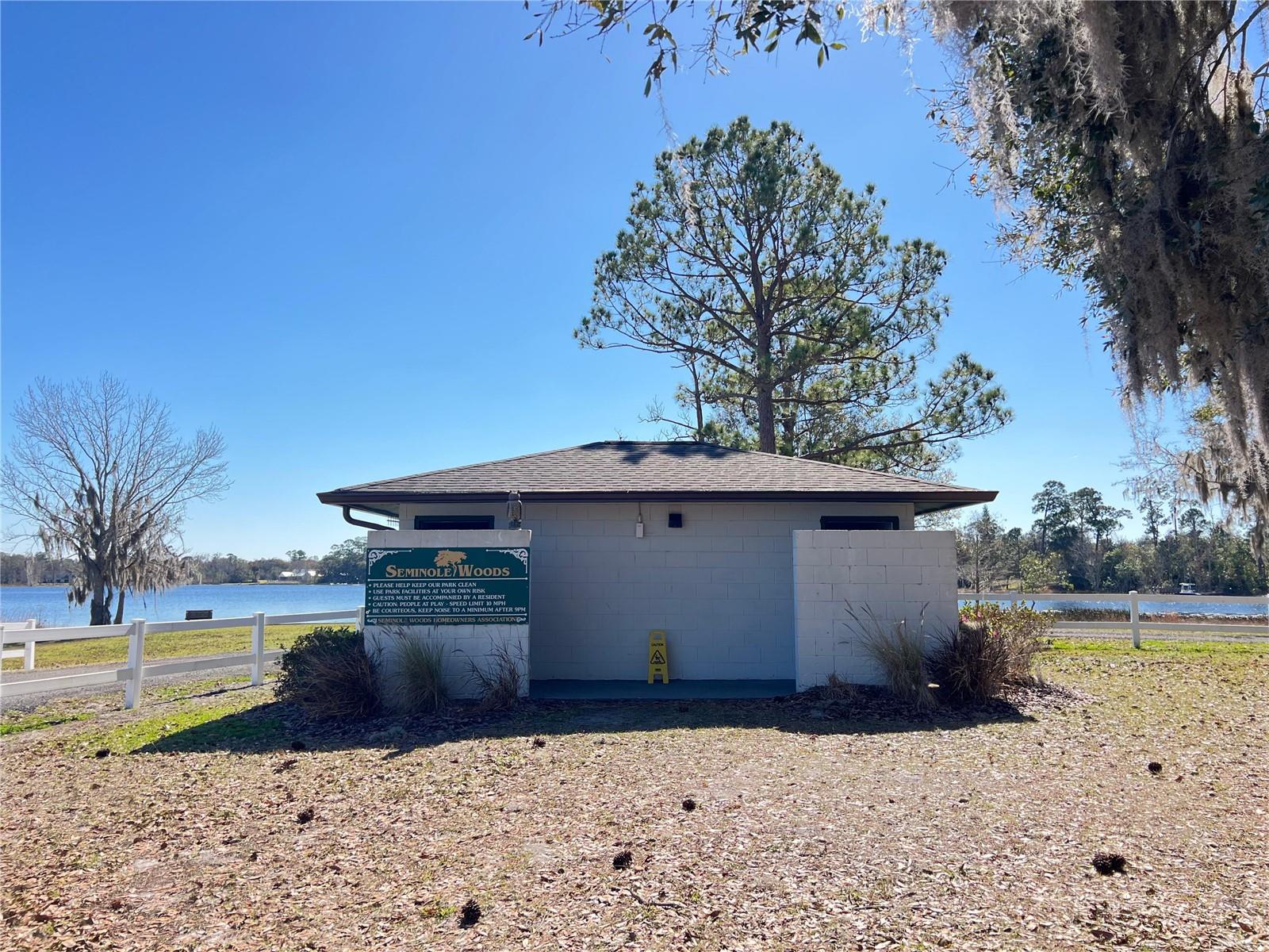 SEMINOLE WOODS 5 AC DEV - Residential
