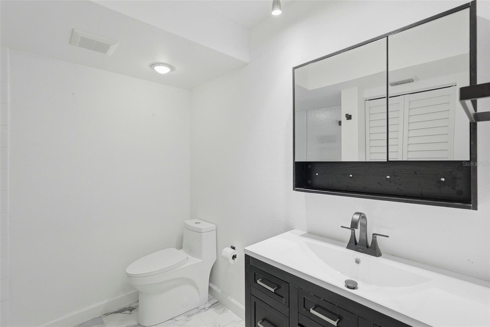 BOCA CIEGA POINT EAST - Residential