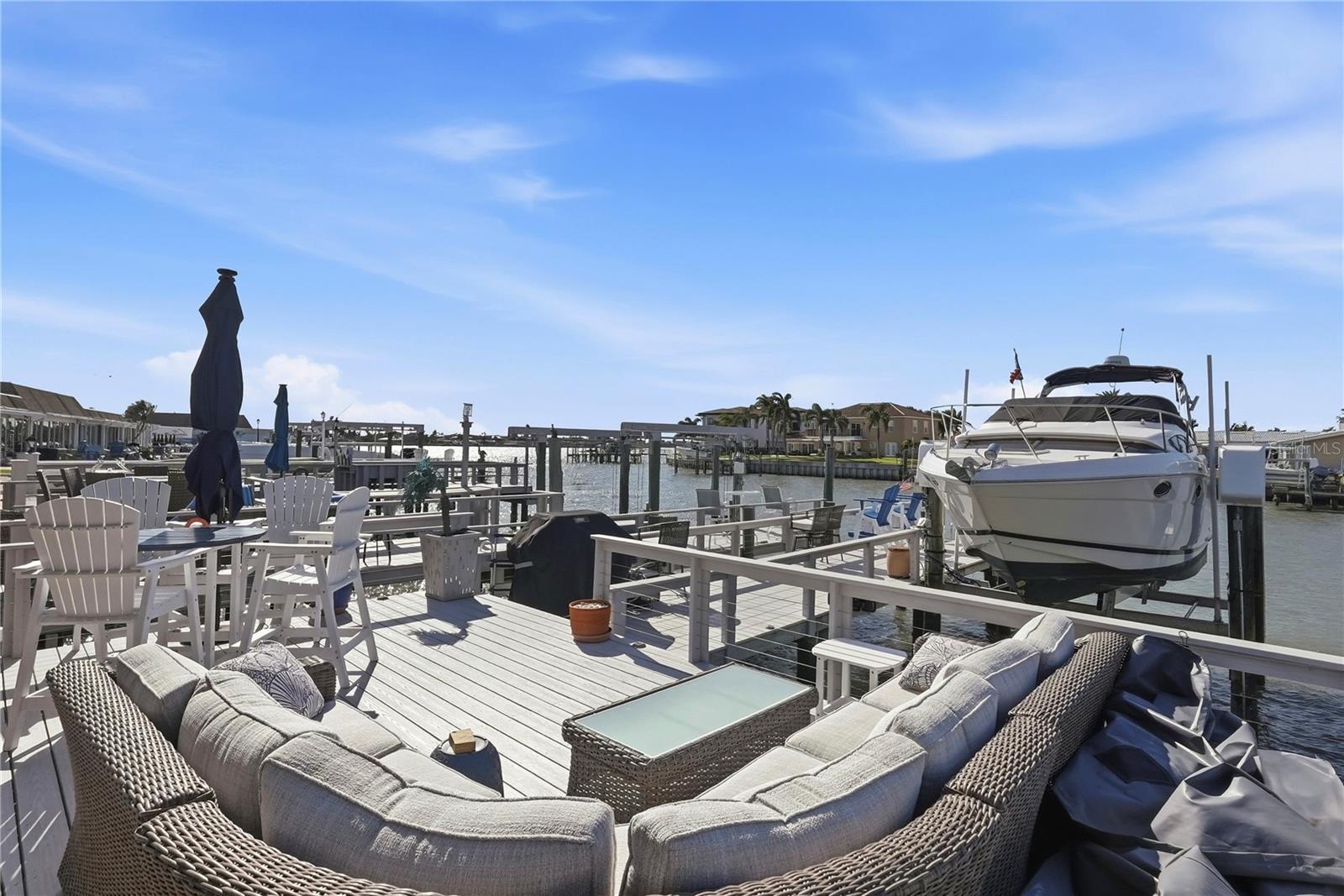 BOCA CIEGA POINT EAST - Residential
