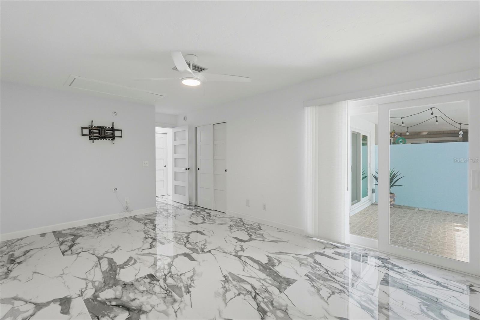 BOCA CIEGA POINT EAST - Residential