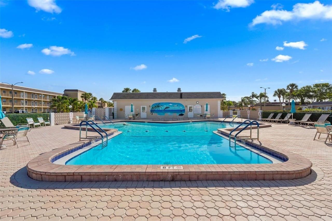 BOCA CIEGA POINT EAST - Residential