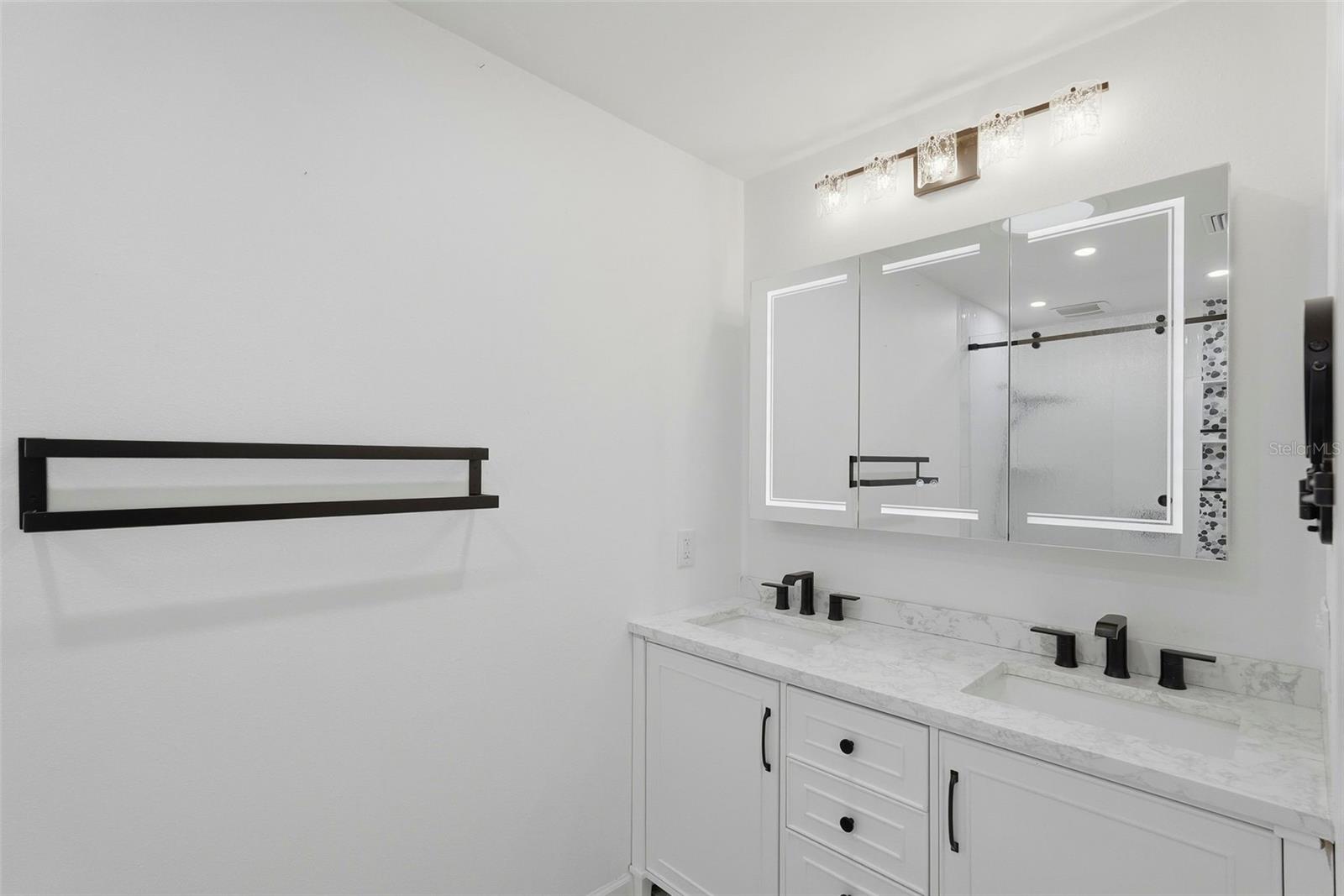 BOCA CIEGA POINT EAST - Residential