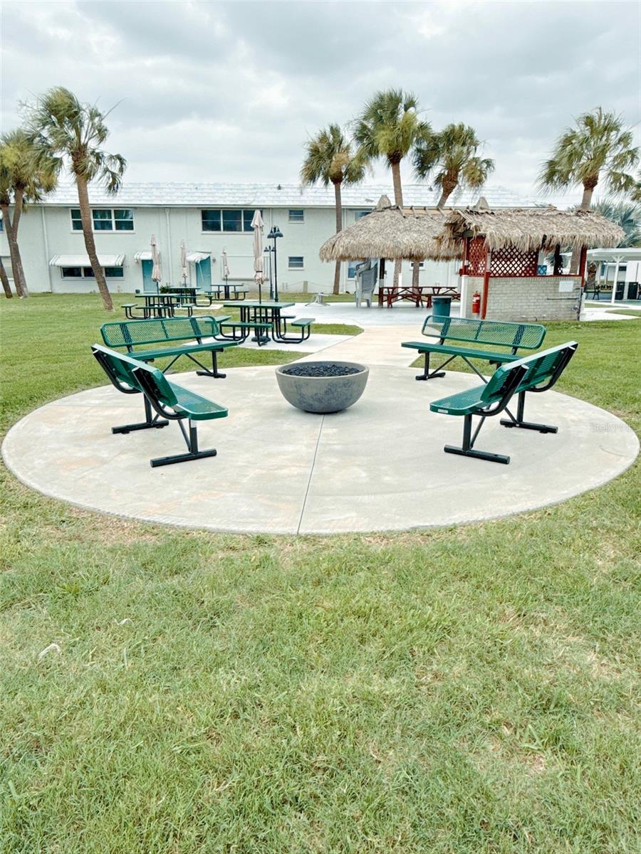 PARADISE SHORES - Residential