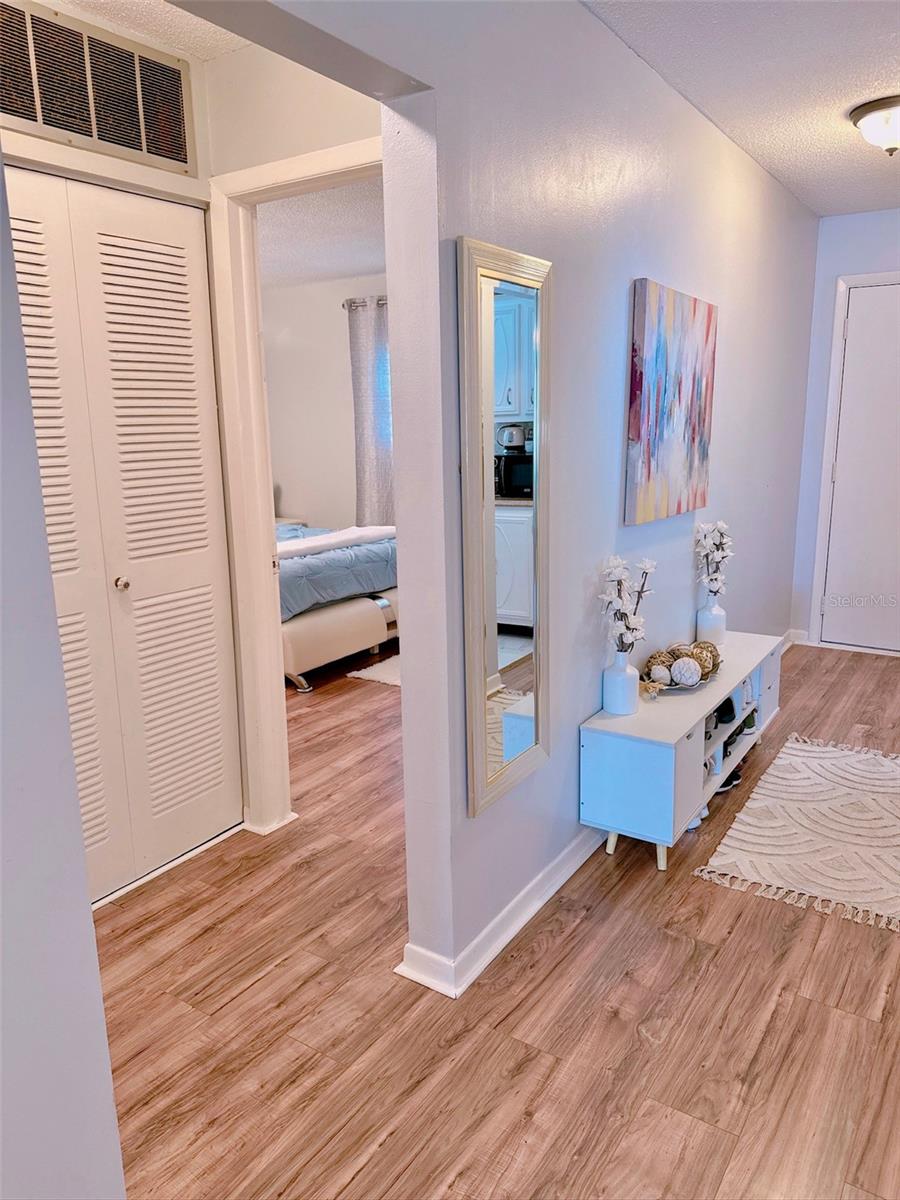 PARADISE SHORES - Residential