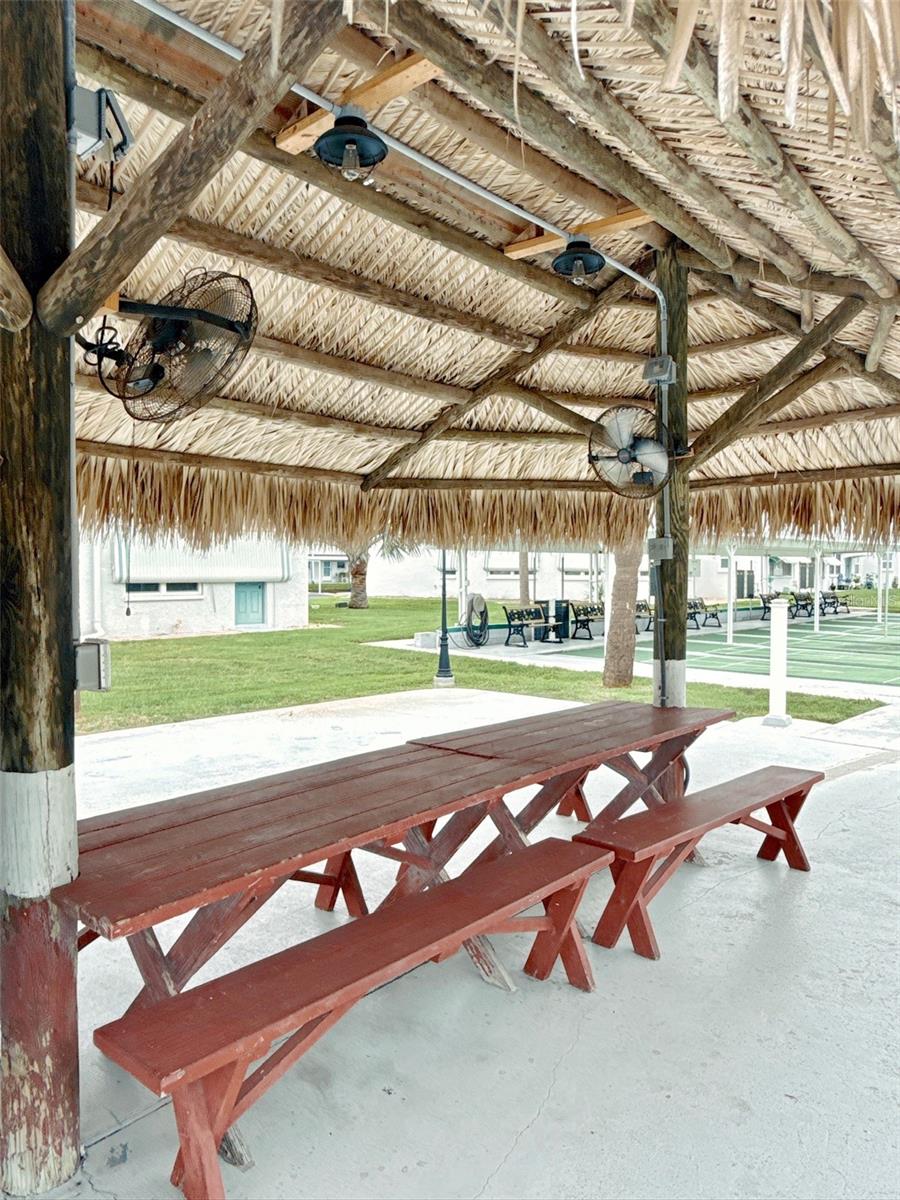 PARADISE SHORES - Residential