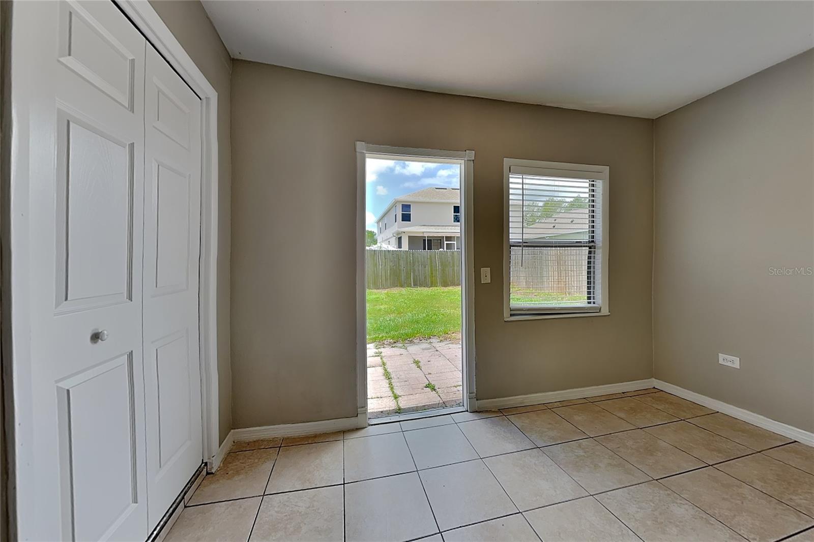 SUMMERFIELD VILLAGE II TR 5 - Residential Lease